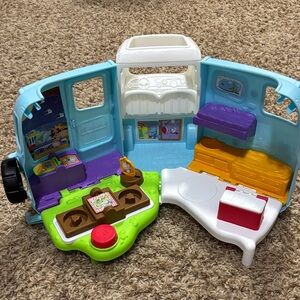 Fisher-Price Little People Songs & Sounds Camper playset